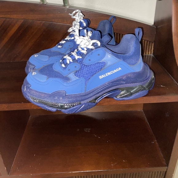 Balenciaga Triple S - Picture 1 of 4